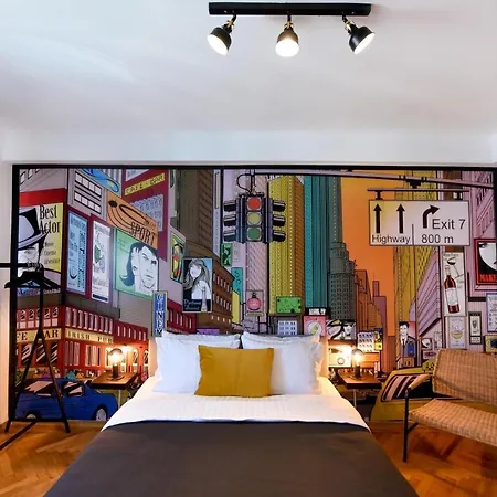 Colorful Chic: Cozy In The Bustling Center