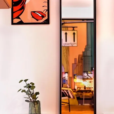 Colorful Chic: Cozy Studio In The Bustling City Center * Bucharest