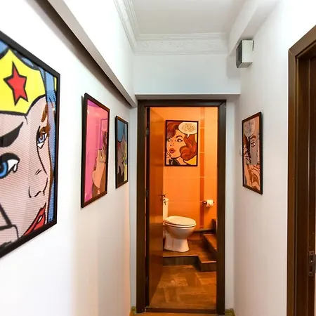 Colorful Chic: Cozy Studio In The Bustling City Center Bucharest