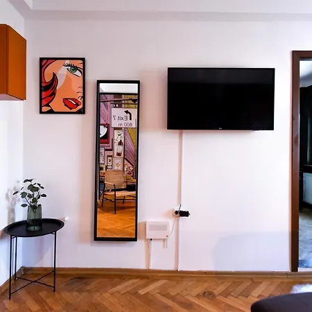 Colorful Chic: Cozy Studio In The Bustling City Center * Bucharest